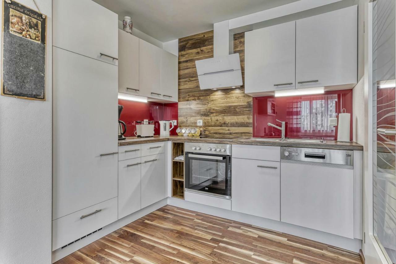 Ferienwohnung Fernblick Neukirchen vorm Wald Bagian luar foto