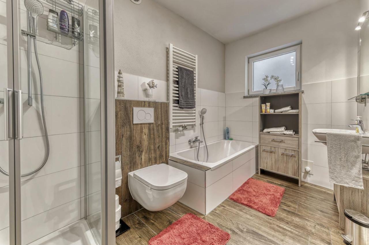 Ferienwohnung Fernblick Neukirchen vorm Wald Bagian luar foto